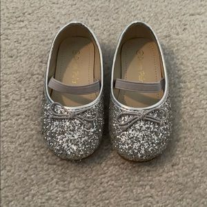 Girls silver dress shoes !